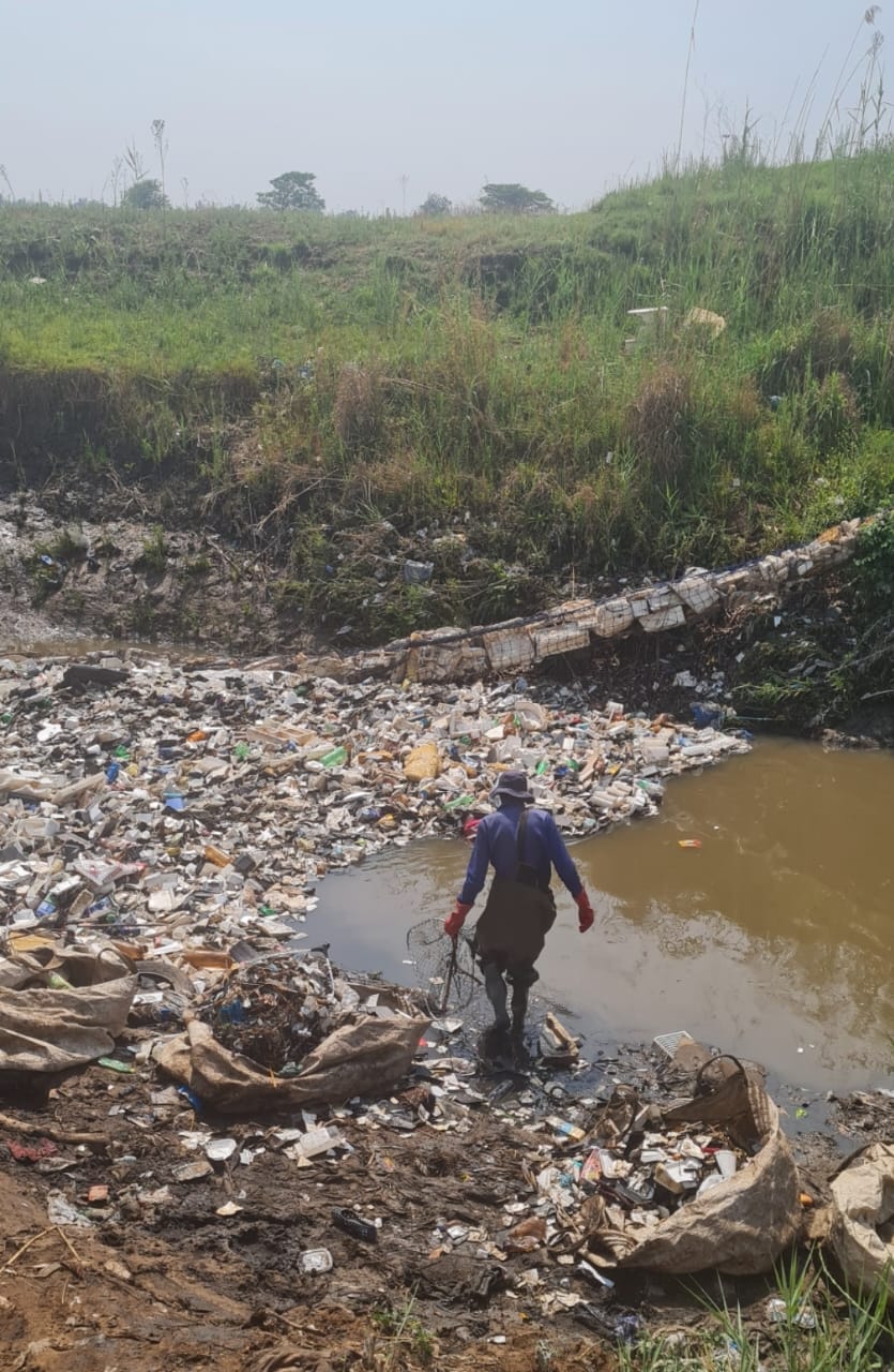 River Clean Up Image 1