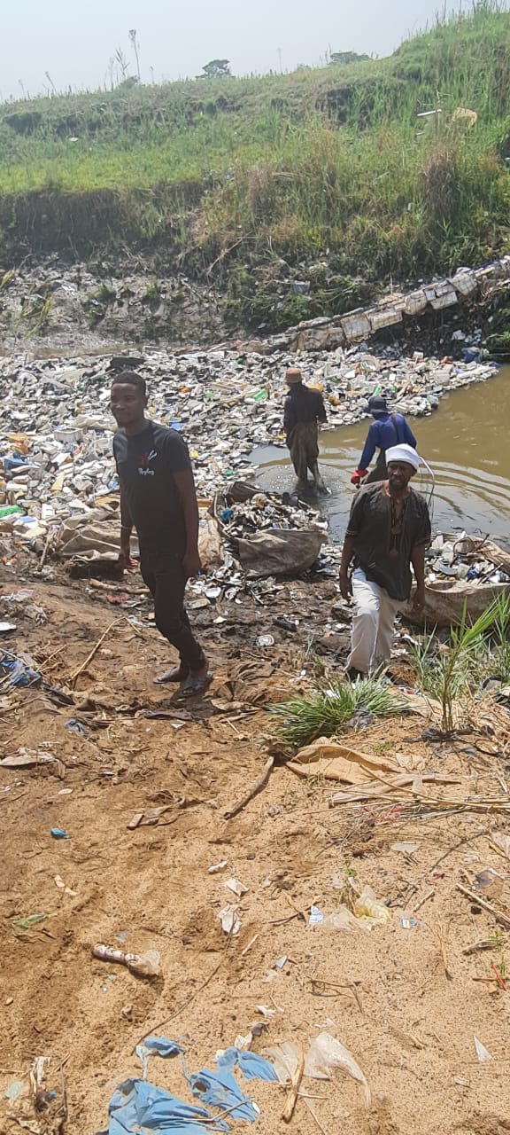 River Clean Up Image 6